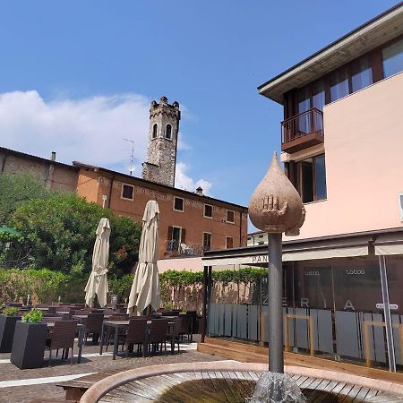 Aly D'Angelo Alla Torre - Immobiliare Azzurra Bardolino Luaran gambar